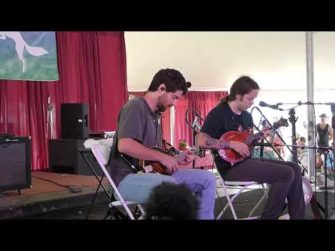 Billy Strings & Jarrod Walker "Soliders Joy"
