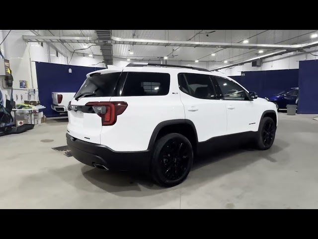 2022 GMC Acadia SLT in Cars & Trucks in Lloydminster