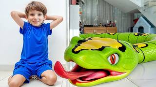 Wild Animals in My Room: Learn Sounds & Facts with Eva and Alex + More Stories