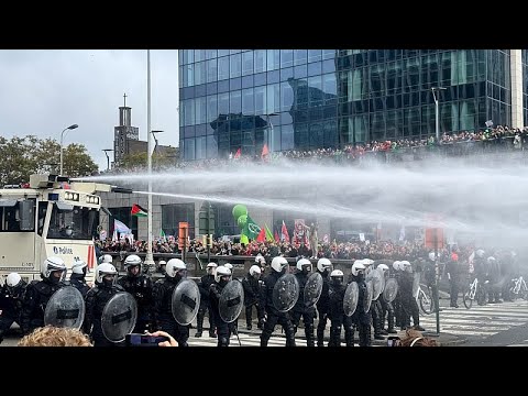 Video Thumbnail: Belgian police clash with protesters as austerity anger grips Brussels