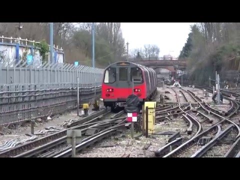 Trains at Finchley Central