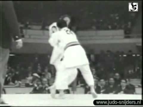 Judo / OS 1964 / -68 kg / 1e ronde: Bogolubov - Nguyễn Văn