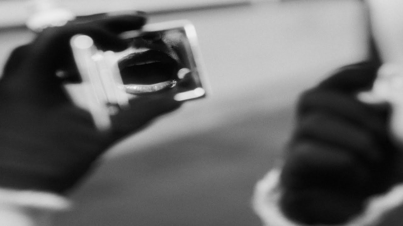 Débil By Sam Davies From Spain Popnable