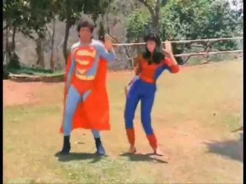 Superman y Spiderwoman bailando [Marisol feat. Pitbull]