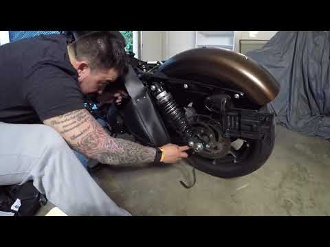 Willie & Max Swing Arm Bag Installation - Harley-Davidson Iron883