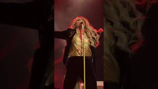 Kesha - Boogie Feet (Live in Toronto)