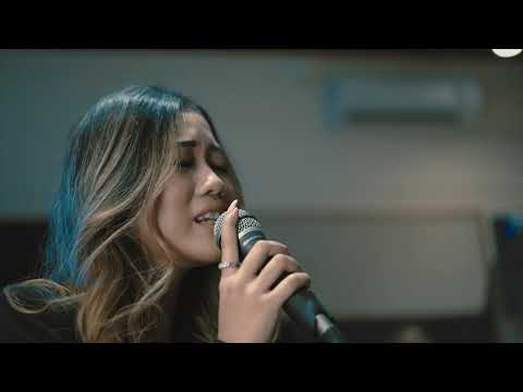 ANNISYA (Live at E-Merge Productions)