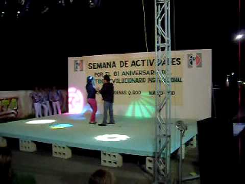 Noslen e Ingrid ( Cantando)