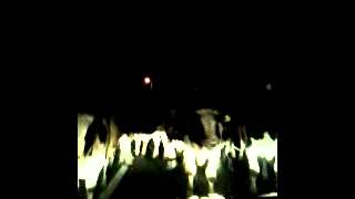 preview picture of video '北海道新得町の牧場から牛150頭が脱走。通りかかった車をボコボコに。'