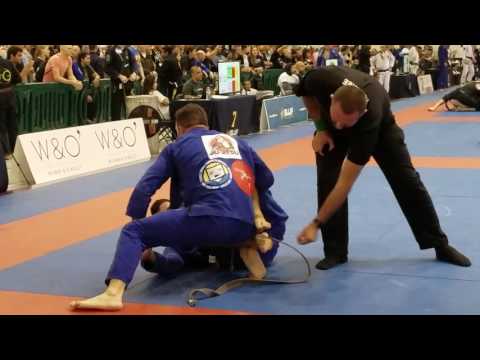 Bjj Pro brown belt Heavy Master 2 1st match ( November 2016)