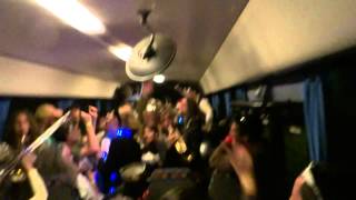 Fanfare des Kadors - Ambiance retour en bus avec les Moniks - Tonnerres de Brest 2012