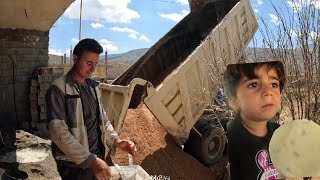 Download lagu Buying stone for the kitchen and Ariana's happiness with her father mp3 Download lagu Buying stone for the kitchen and Ariana's happiness with her father mp3