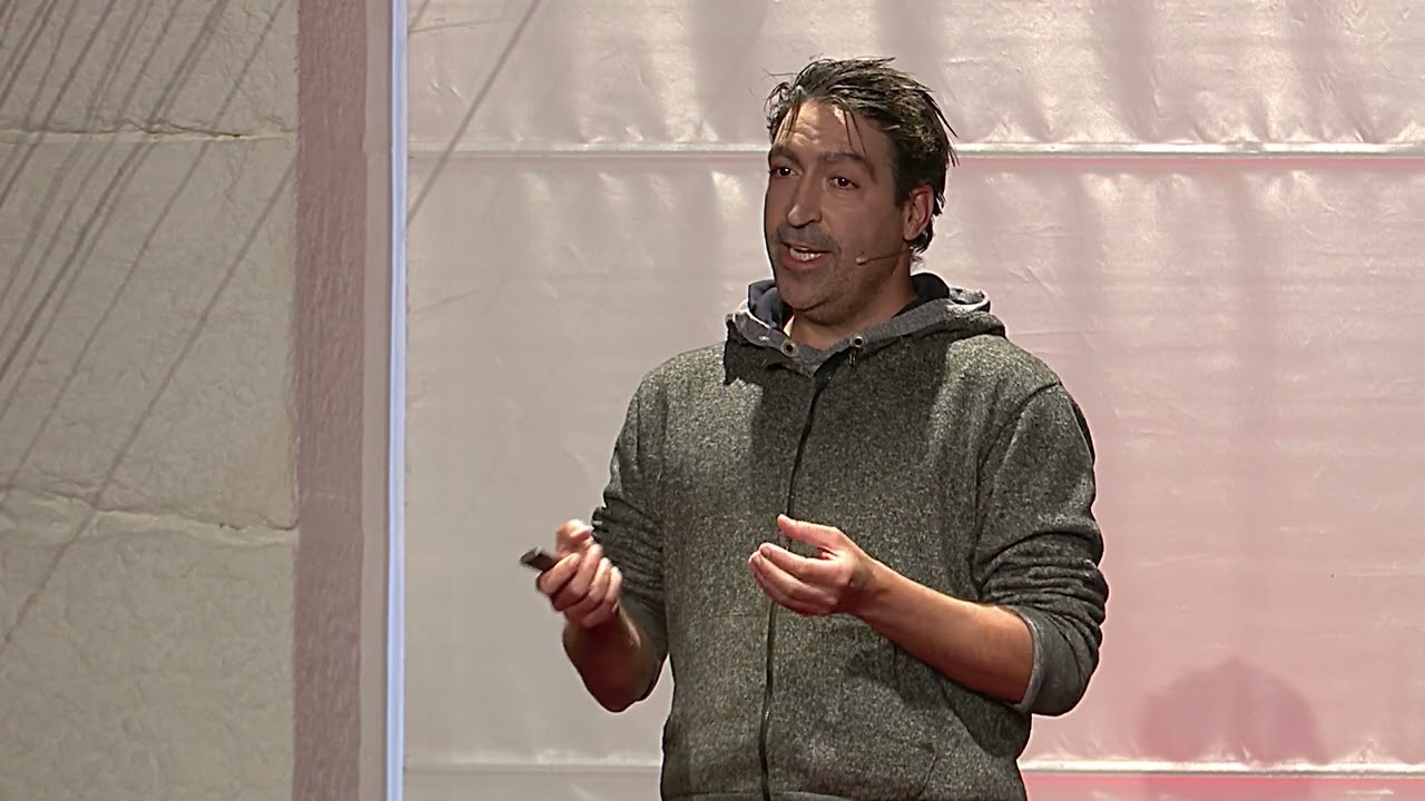 Monogamia, poligamia, poliamoria: o que é natural? | Rui Diogo | TEDxPorto