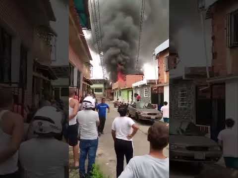 Incendio en el sector: Valle Verde.#guatire #venezuela