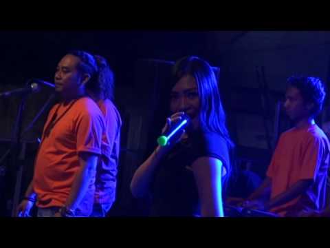 Vita Alvia feat Mahesa gemparkan kalibaru manis wedding H.bayu&Niela