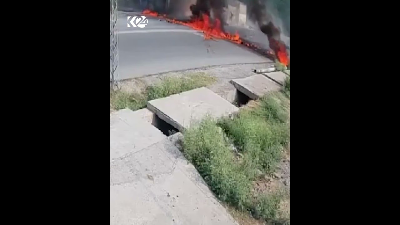 ڤیدیۆ | فڕۆکەیەکی هێزی ئاسمانی پاکستان لە شەقامێکی گشتی دەکەوێتە خوارەوە