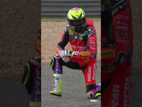 Pure heartbreak 💔 as Bautista crashes out of P3 🥲 | 2026 #EstorilWorldSBK 🇵🇹