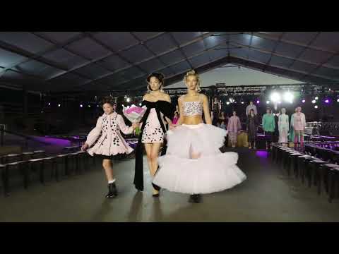 Vanda Janda Fall 2023 rehearsal