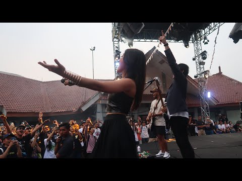 [LIVE] Eleventwelfth-your head as my fav bookstore (FT.Asteriska live at Synchronize Fest 3/9/2023)