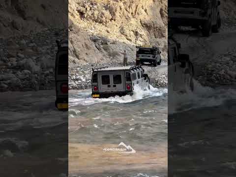 Hummer H1 almost flipped 😨