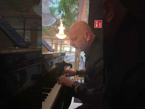 Showreel - Piano Bar Entertainer Pawel Janiszewski