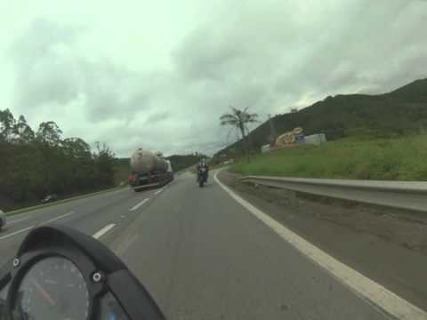 Pedro Oliv Acelerando de Hornet Pau na R1