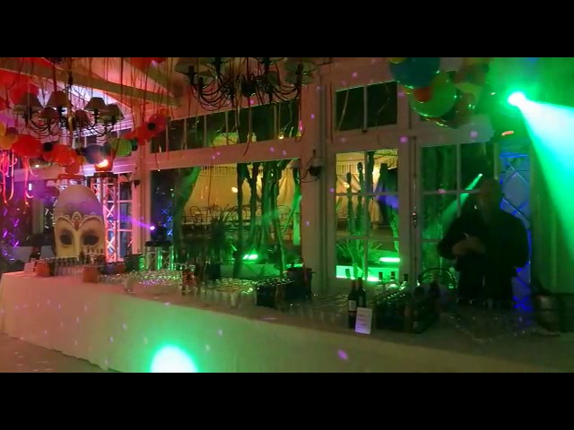 Vídeo relacionado con 2 Manteles Verticales A Rayas Rojas Y Blancas, Manteles De Plástico Desechables para Carnaval, Fiesta Temática De Carnaval, Noche De Cine, Cumpleaños, Fiesta De Vacaciones, 220 X 130 Cm
