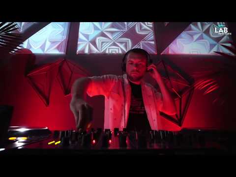 MAGNIFIED artist JUSTIN CUDMORE in The Lab NYC