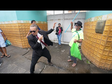 WITH SUITCASE AND GOBLET IN JACINTINHO