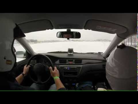 Mitsubishi Lancer Evo IX accelaration on snow