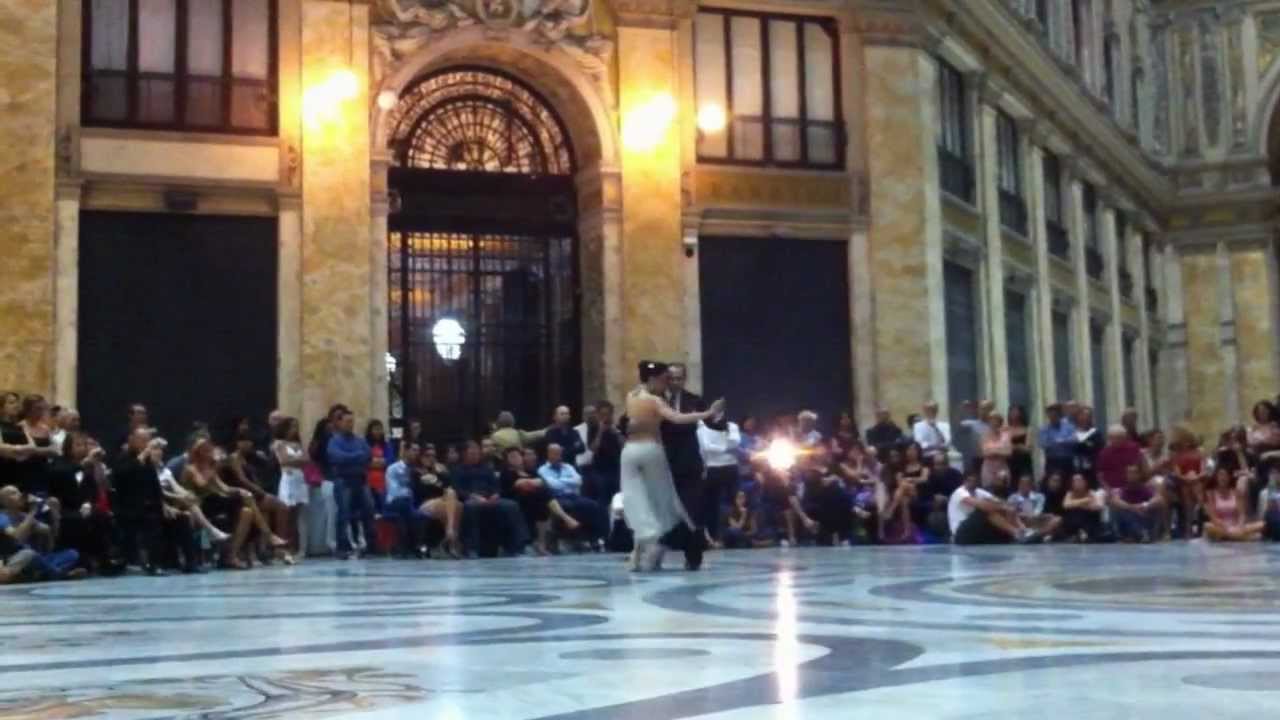 Nora Witanowsky Juan Carlos Martinez  Improvisación  2    Galleria Umberto I° Napoli 16/09/2012