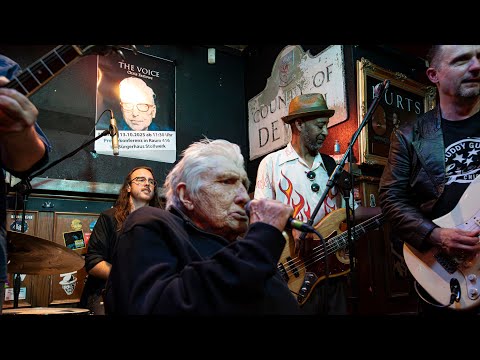 THE VOICE live in Köln – Überraschungsauftritt & Biografie-Auftakt // Live Appearance & Book Launch