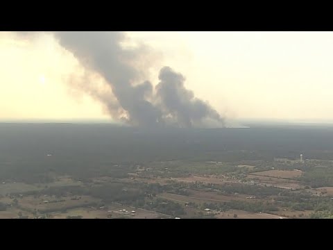 Wildfire burns at least 1,200 acres