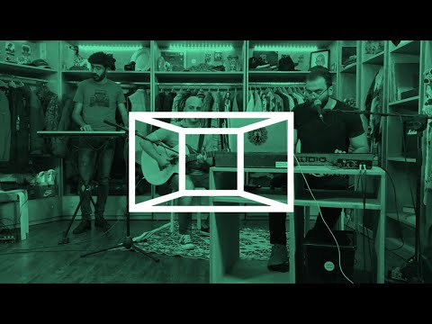 Nawras Al Rousan - The Closet Sessions (Live Session) | نورس الروسان (تعبانين) - الخزانة