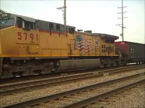 The UP Geneva Sub & CN Freeport Sub in Elmhurst, IL, 23.03.11