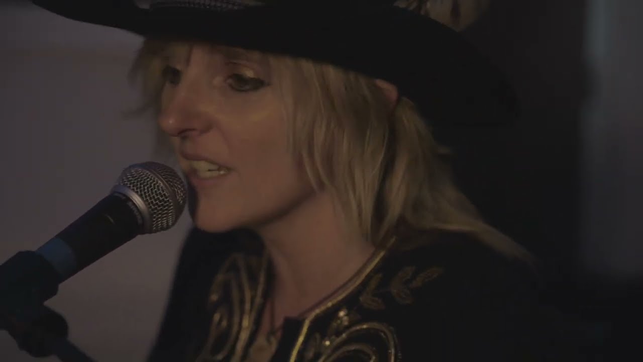 Promotional video thumbnail 1 for Rooster Blackspur