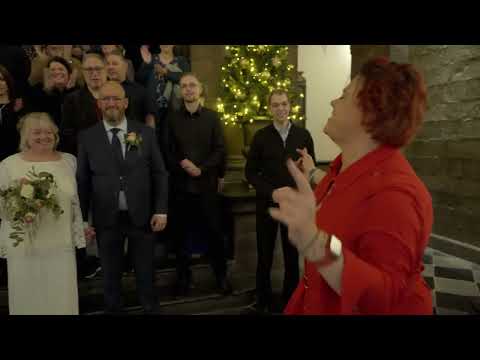 Reportage „carnavalshart“ 2024 Katja Henz zangeres, presentatrice, trouwambtenaar en docente!