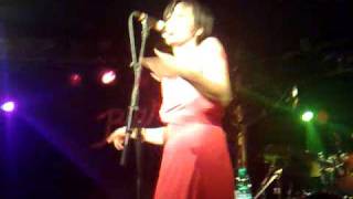 mALIKA aYANE LIVE FEELING BETTER