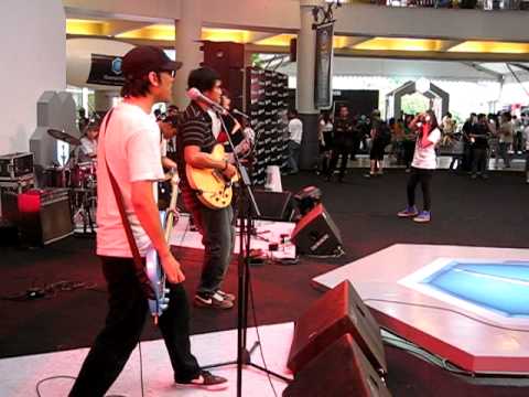 One Foot Japan - jalani hari tak'kan ada akhir. live@ Re-Xtreme - Cilandak Town Square (2009)