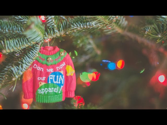 Vídeo relacionado con COSAVOROCK Sudadera Navidad sin Capucha para Hombre Jersey Navideño Feo, Hairy Chest, M
