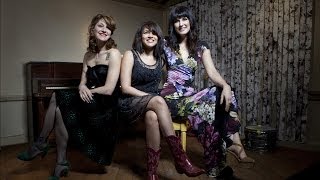 Puss N Boots Perform 'Sex Degrees of Separation'