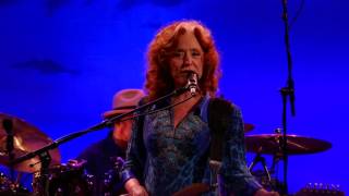 Bonnie Raitt - No Business - Newark 07-06-2017