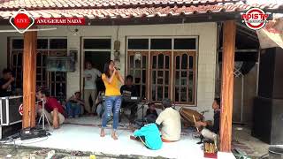 Download lagu Selimut Biru Voc.Ayu singer mp3 Download lagu Selimut Biru Voc.Ayu singer mp3