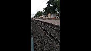 preview picture of video 'Super fast express at Jalamb Junction'