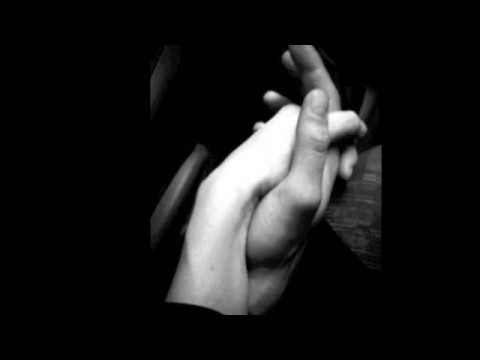 Papillon de mai -Tes mains (Pablo Neruda)