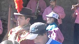 preview picture of video 'Rosa Gamarra cantando en Quisipata 2012-Chiquian HD'