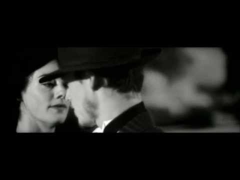 Suede - Everything Will Flow