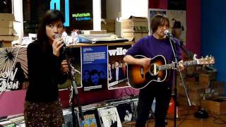 Emmy The Great & Tim Wheeler - (Dont call me) Mrs Christmas Live in Rise Records, Bristol