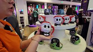 Download the video "Downtown Disney Halloween 2025 (Disney Storyland Boutique)"