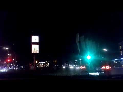 Поездка вечером по Гамбургу в районе Вандсбек.